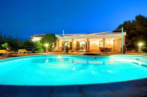 3 bedrooms villa with private pool furnished garden and wifi at Santa Eularia des Riu